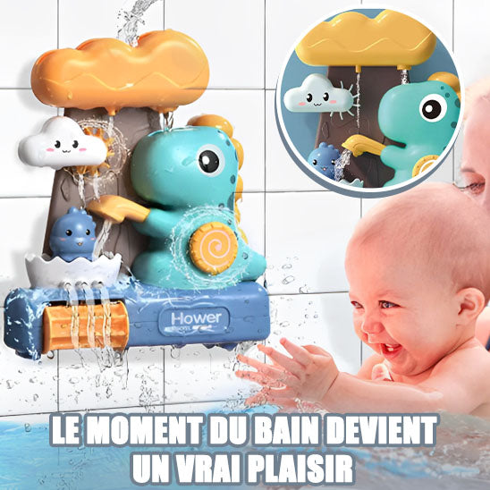 enfant avec beaucoup de plaisir avec jouet de bain dinosaure